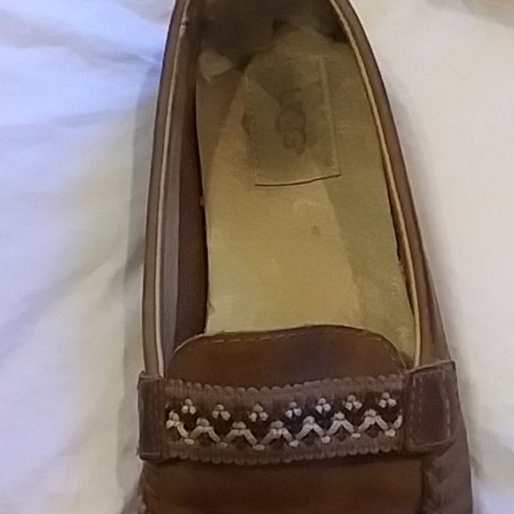 Ugg Size 6 W Kaelee  loafer - Picture 4 of 6
